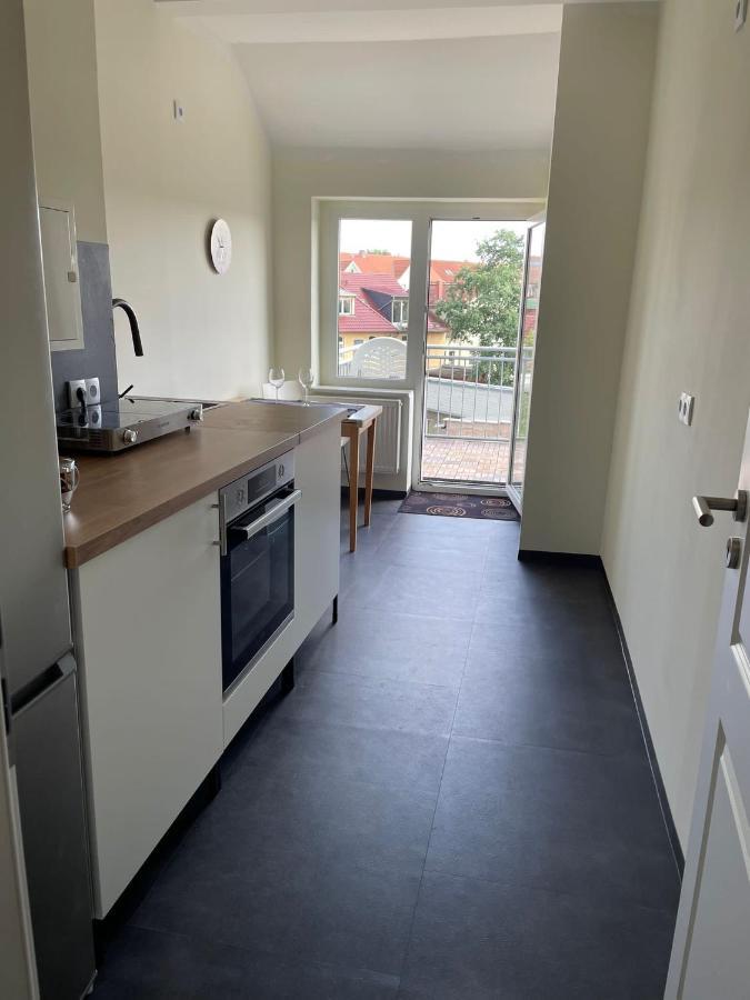 Schoene Neue 4 Zimmer Wohnung Mit Sued-Balkon Bis 8 Personen Naumburg  Eksteriør bilde