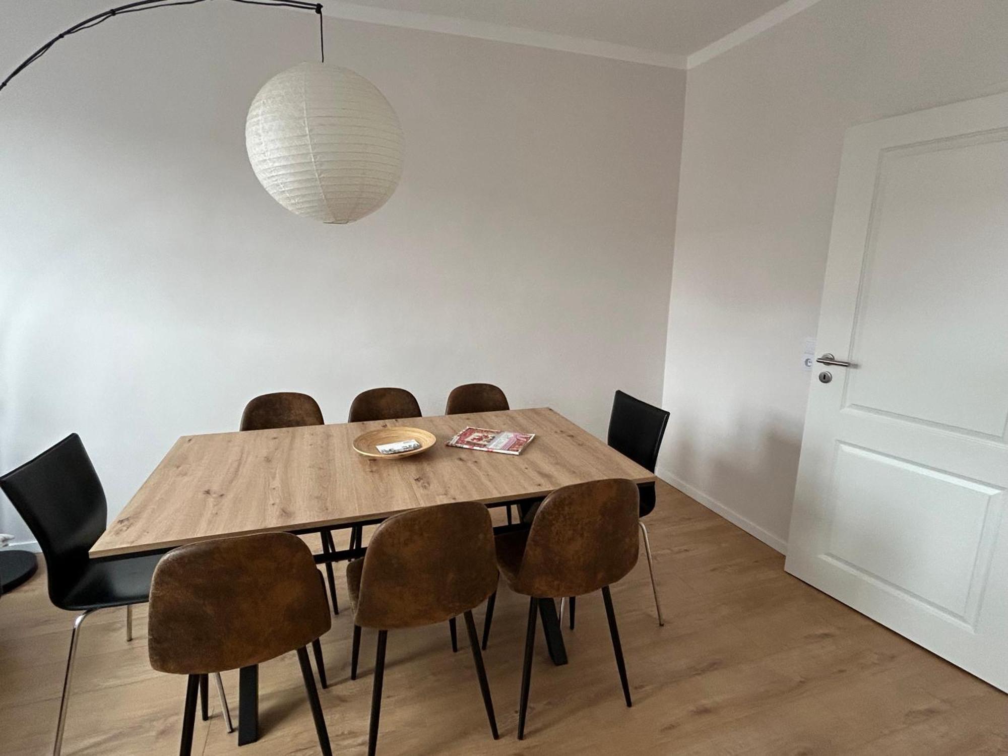 Schoene Neue 4 Zimmer Wohnung Mit Sued-Balkon Bis 8 Personen Naumburg  Eksteriør bilde