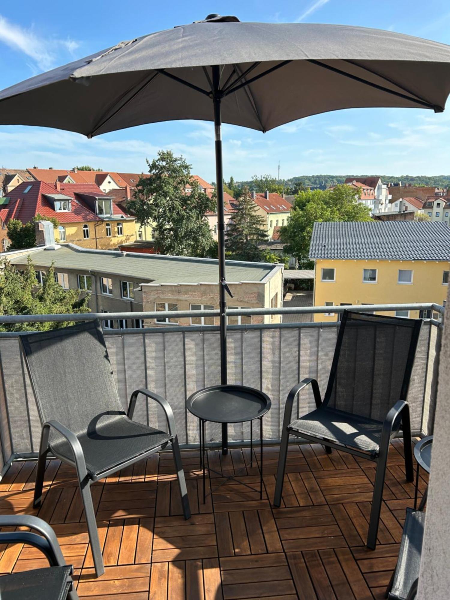 Schoene Neue 4 Zimmer Wohnung Mit Sued-Balkon Bis 8 Personen Naumburg  Eksteriør bilde