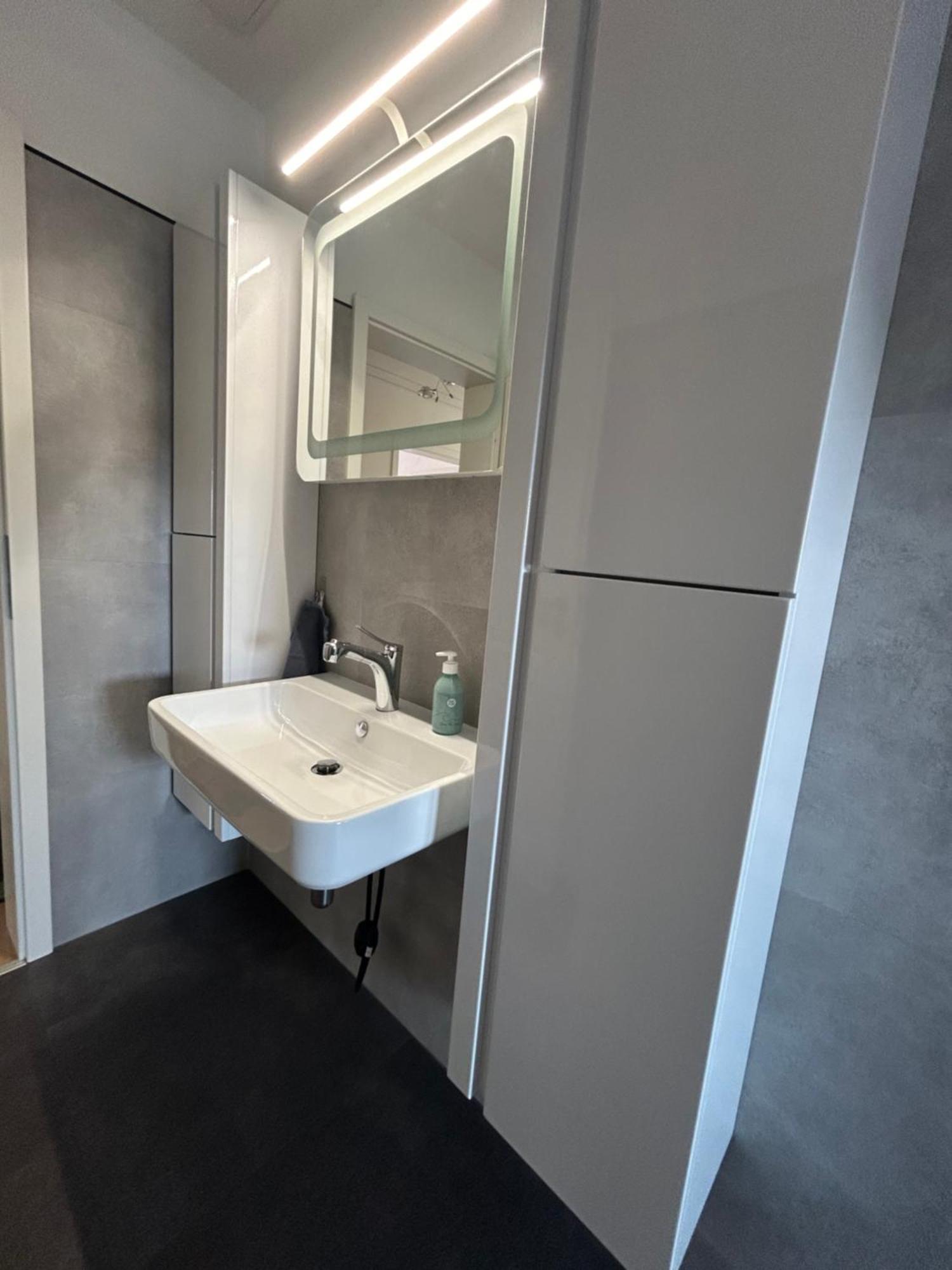 Schoene Neue 4 Zimmer Wohnung Mit Sued-Balkon Bis 8 Personen Naumburg  Eksteriør bilde