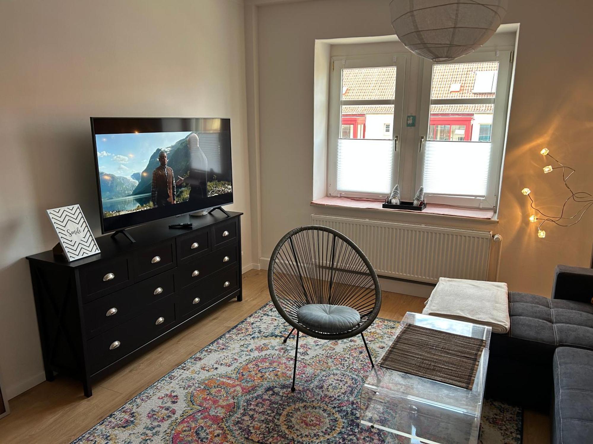 Schoene Neue 4 Zimmer Wohnung Mit Sued-Balkon Bis 8 Personen Naumburg  Eksteriør bilde